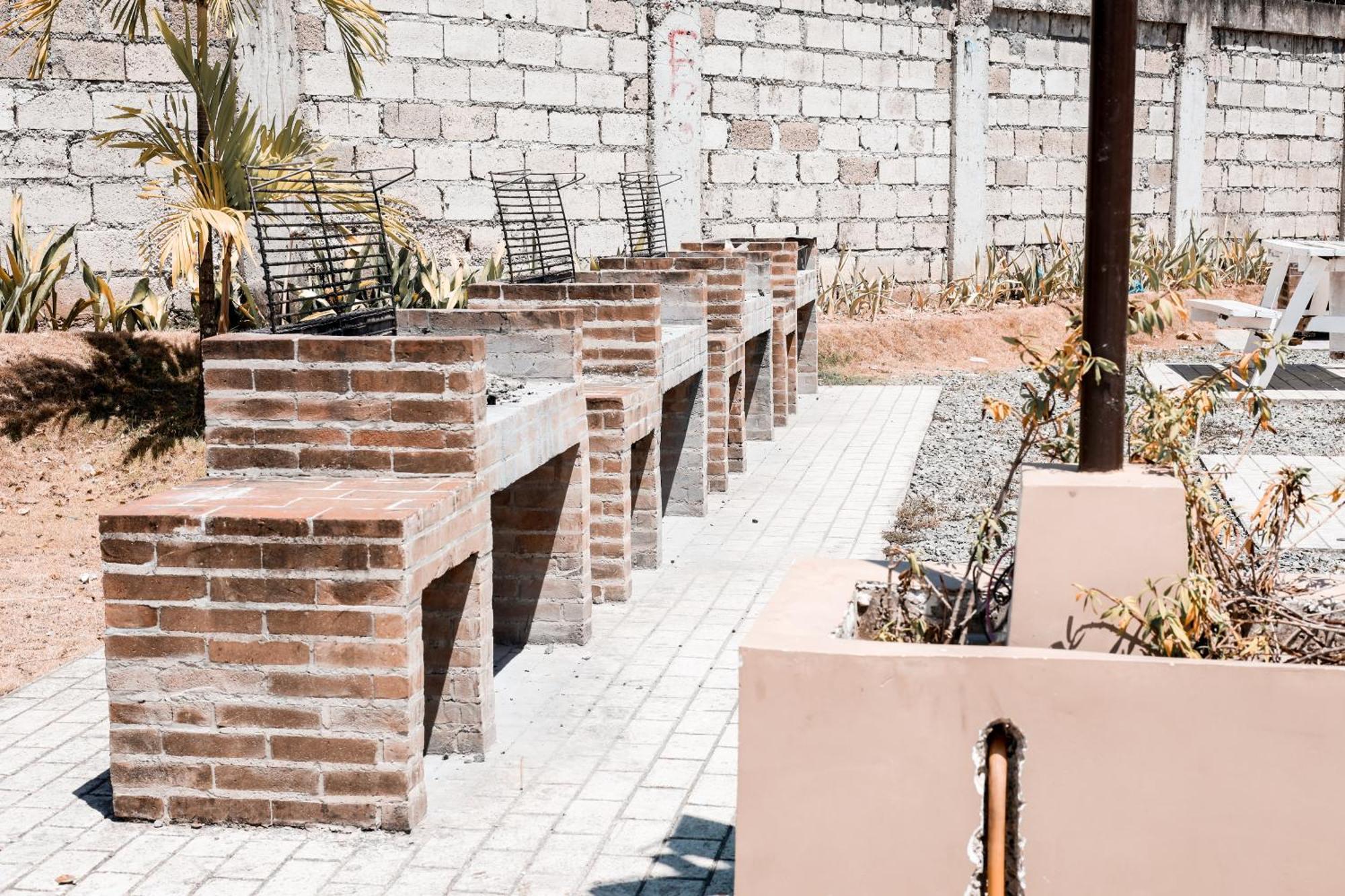 Vale'S Condo Haven Lapu-Lapu City Exterior photo
